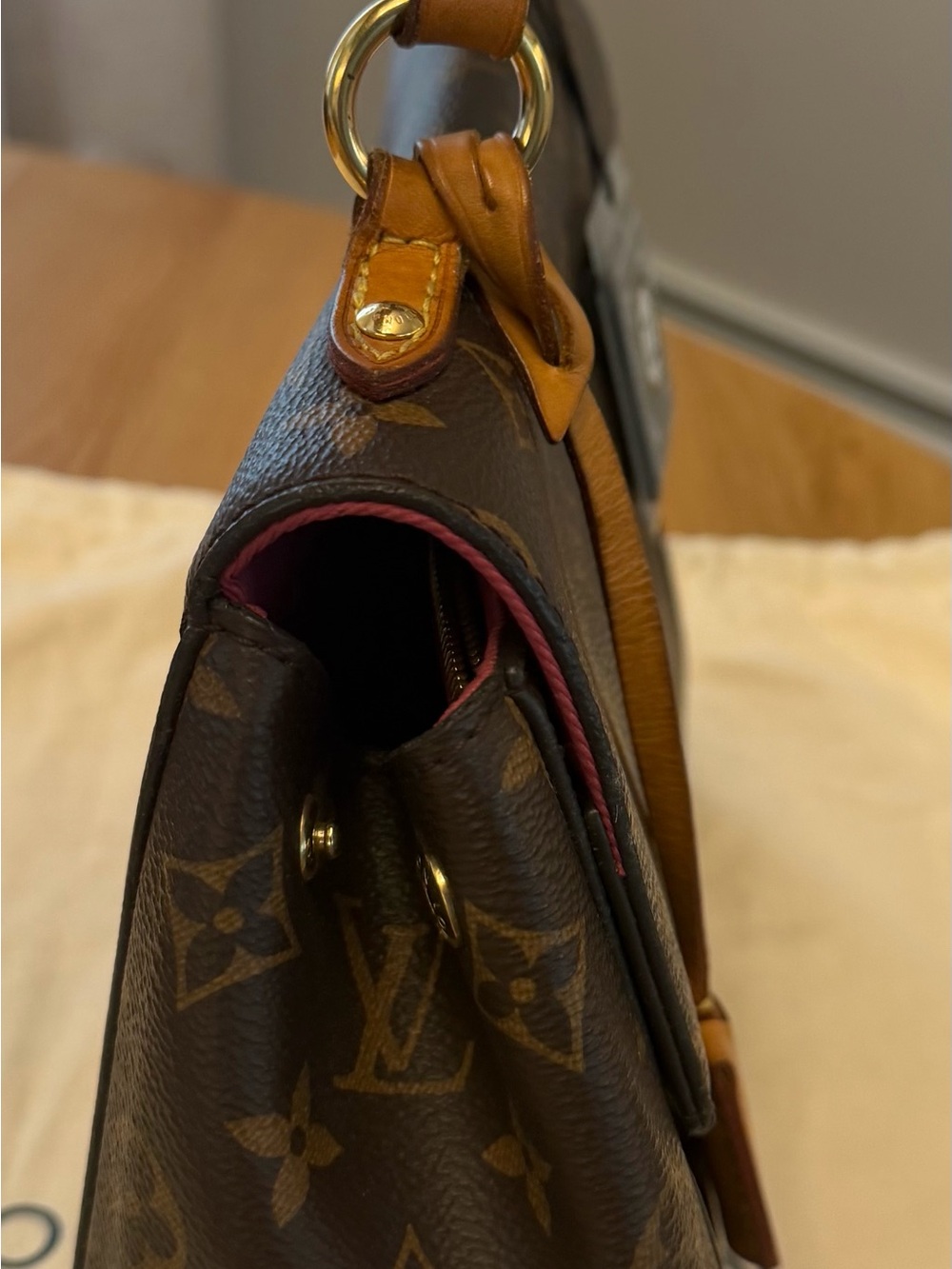 Authentic Louis Vuitton Cluny BB Top Handle Bag - with Dust Bag and COA - Picture 5 of 12